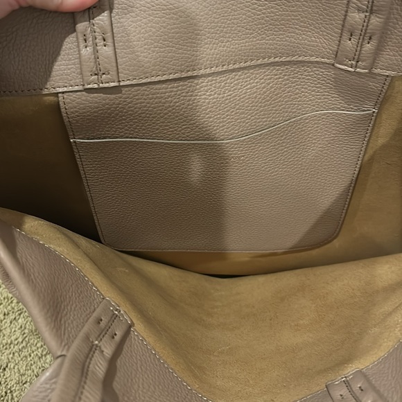 Cuyana tall easy tote with organizer - Picture 6 of 13